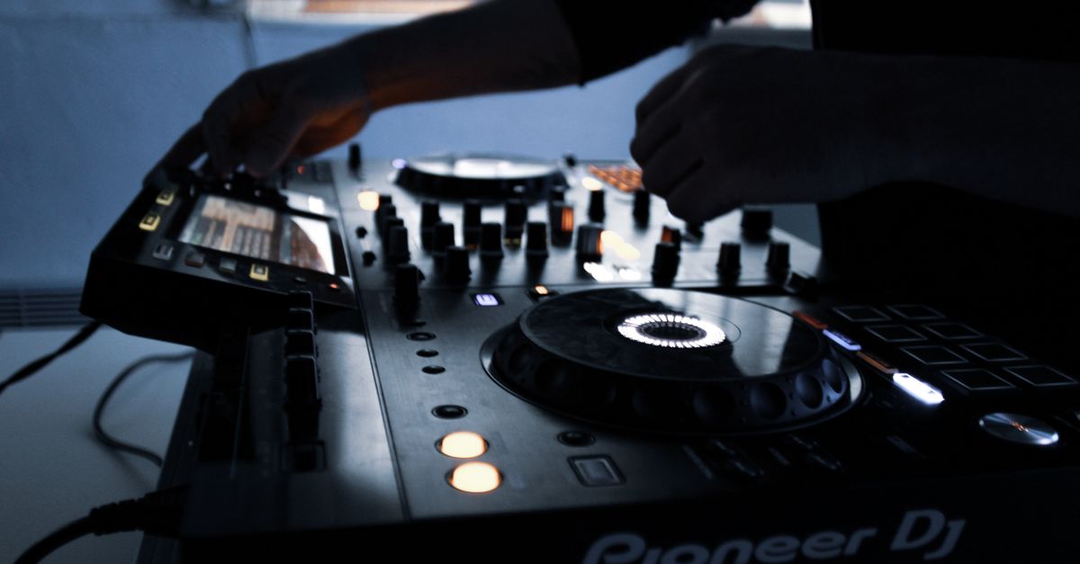 DJ Facebook Marketing: How to Get More Bookings