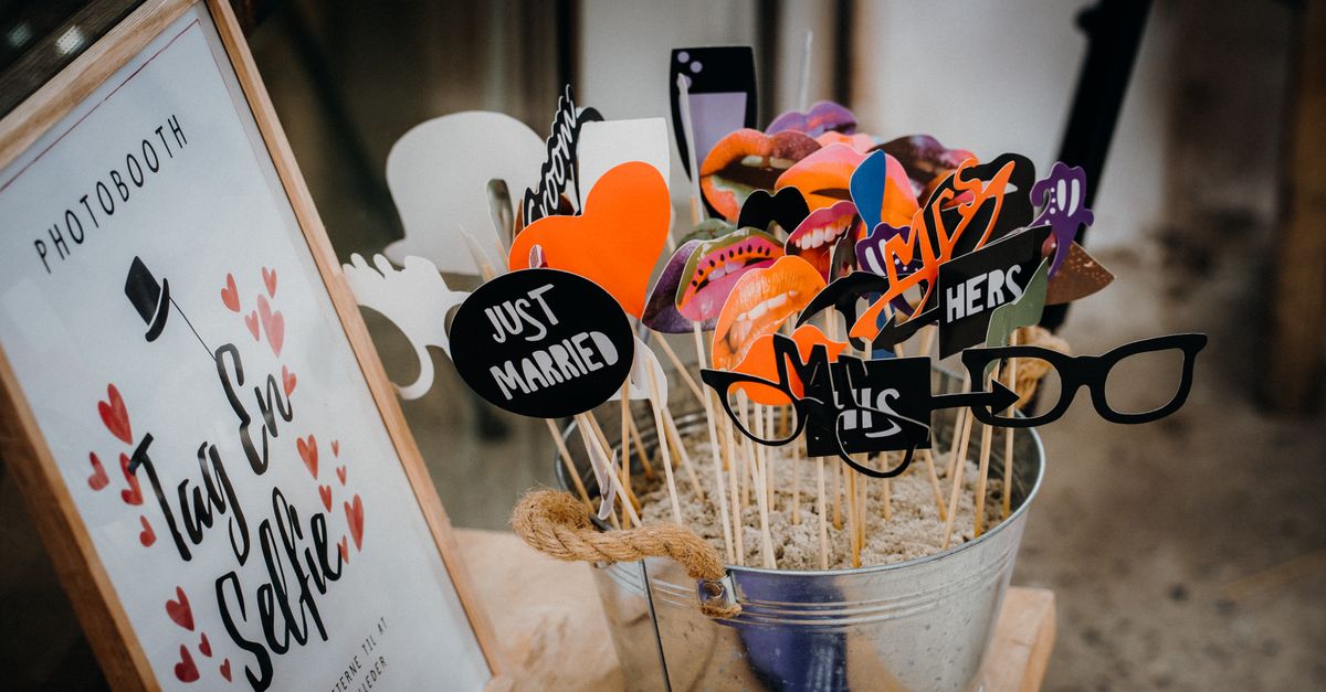 Photo Booth Marketing Ideas for Facebook That Fill Bookings