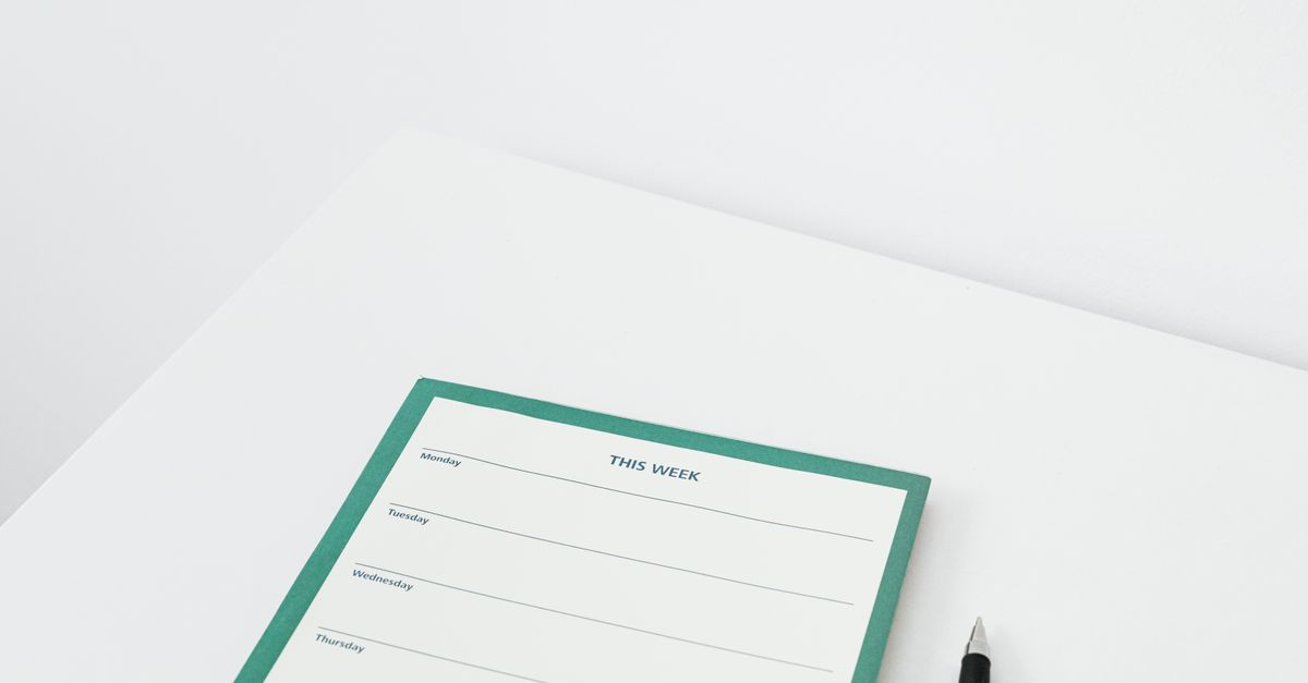 weekly calendar schedule desk