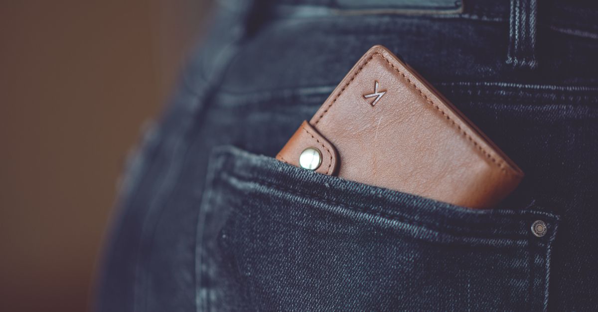 Selling Leather Goods With Facebook Comments and Reels